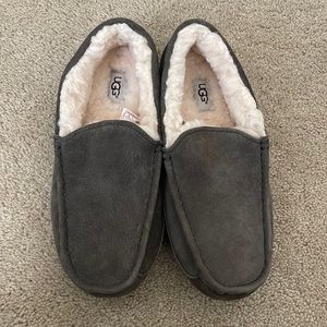 UGG Mens Ascot Moccasin Slippers size 8